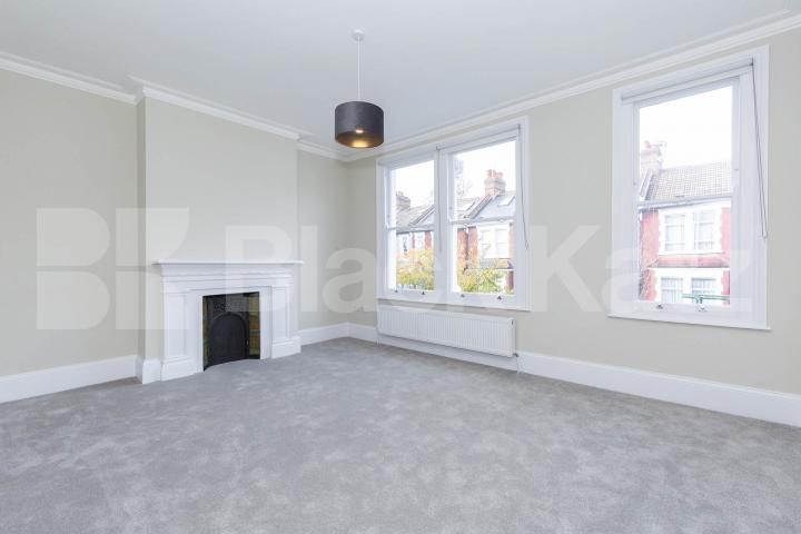 Stunning family home split over 3 floors with private garden mins to tube Harberton Road, Archway / Highgate